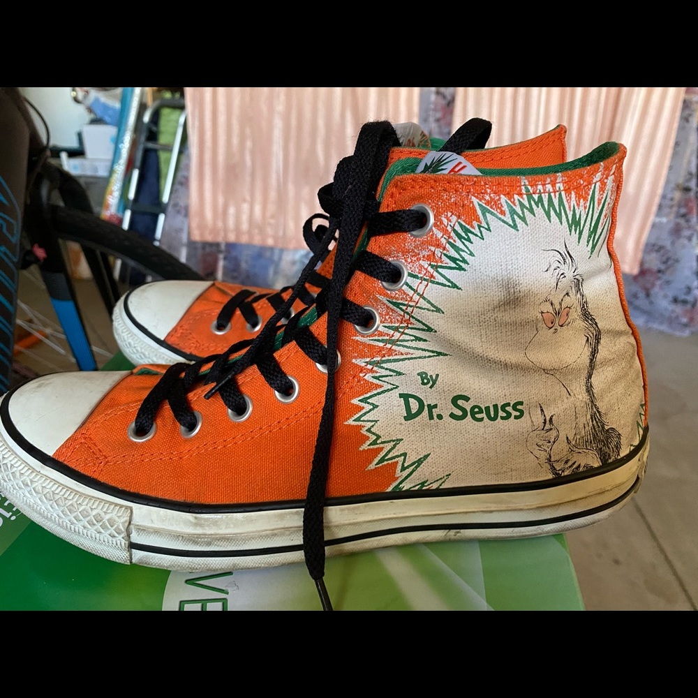 Limited Edition Dr. Seuss Converse All Star. Size 8.5 in Men’s/10.5 in Women’s